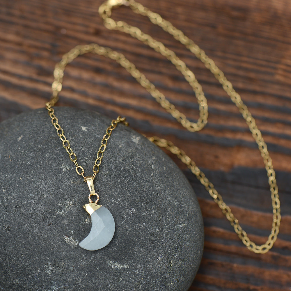Collier pendentif Lune en pierre de lune