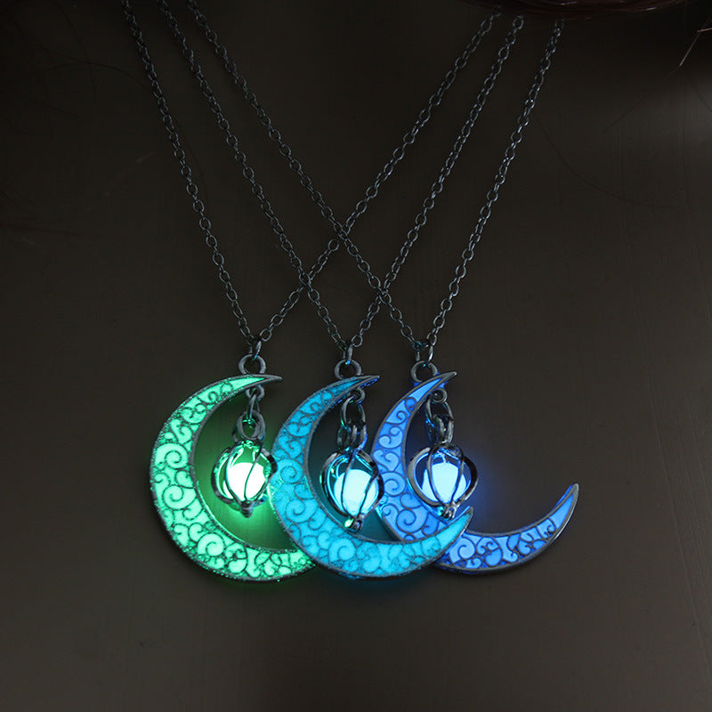 Collier lune lumineux