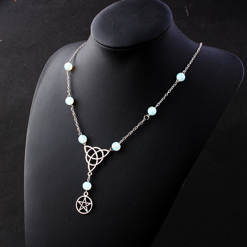 Chaîne de tête ou collier pendentif pentacle et triquetra