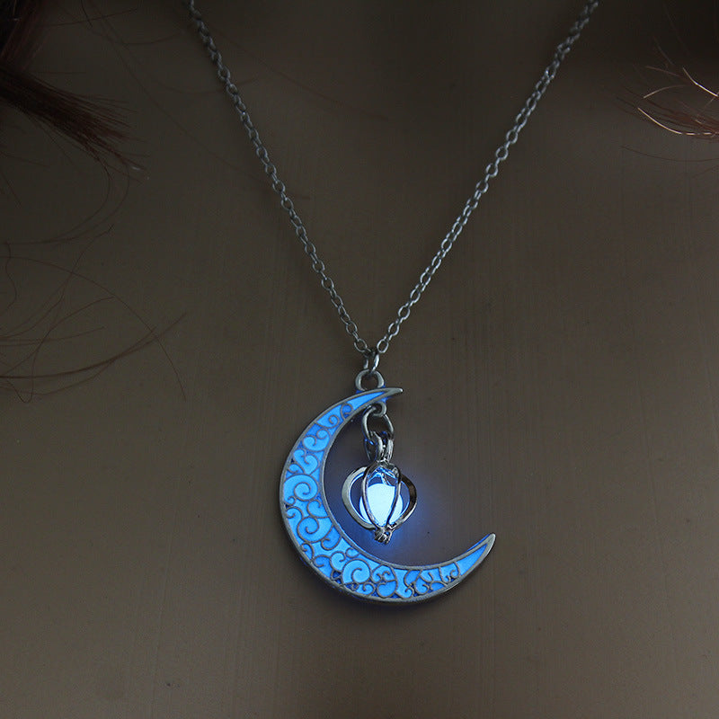 Collier lune lumineux