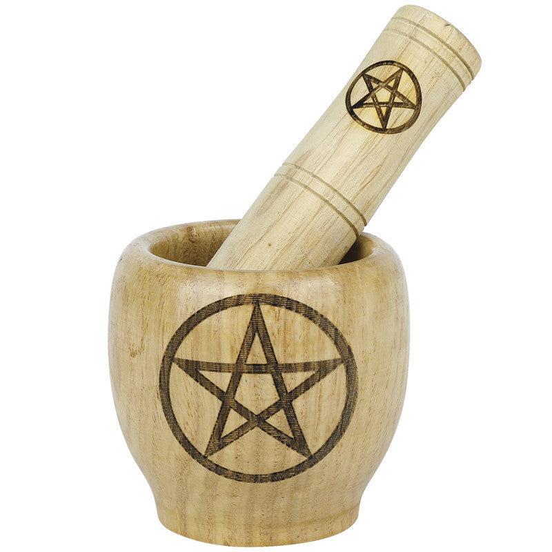 Pilons en Bois Sacré – Préparez vos élixirs et élevez vos rituels.