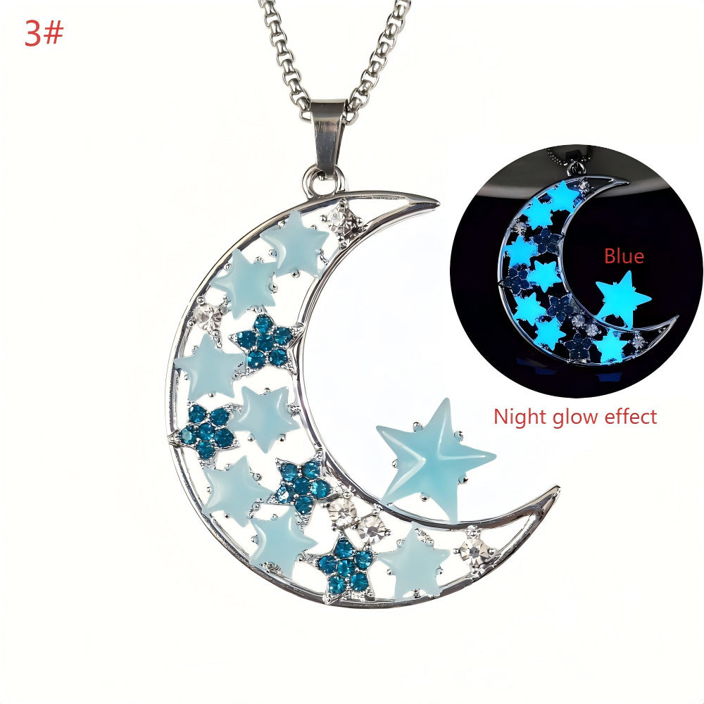 Collier Pendant Lune Crescent Lumineuse