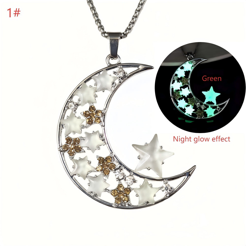 Collier Pendant Lune Crescent Lumineuse