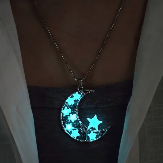 Collier Pendant Lune Crescent Lumineuse