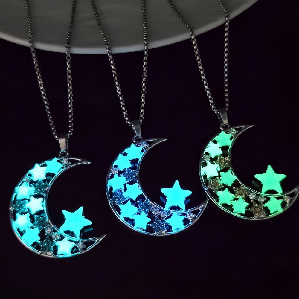 Collier Pendant Lune Crescent Lumineuse