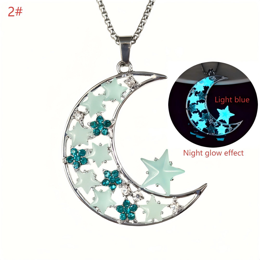 Collier Pendant Lune Crescent Lumineuse