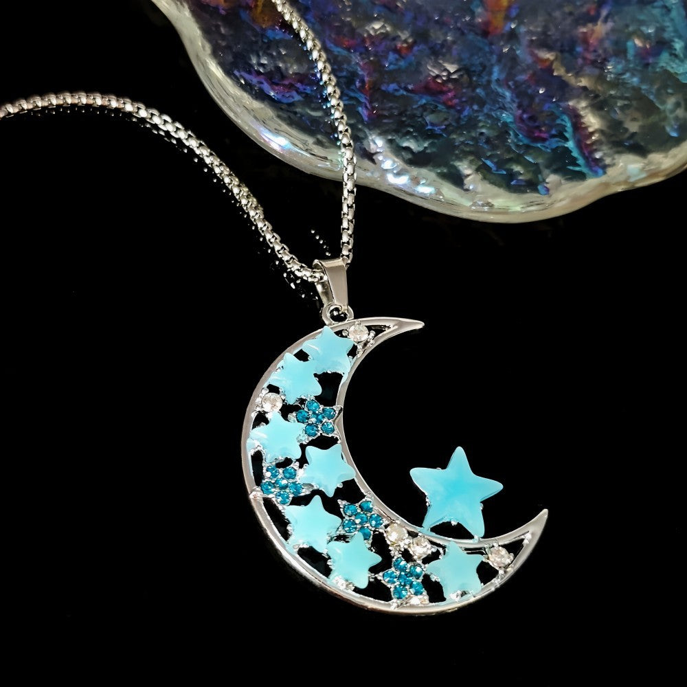 Collier Pendant Lune Crescent Lumineuse