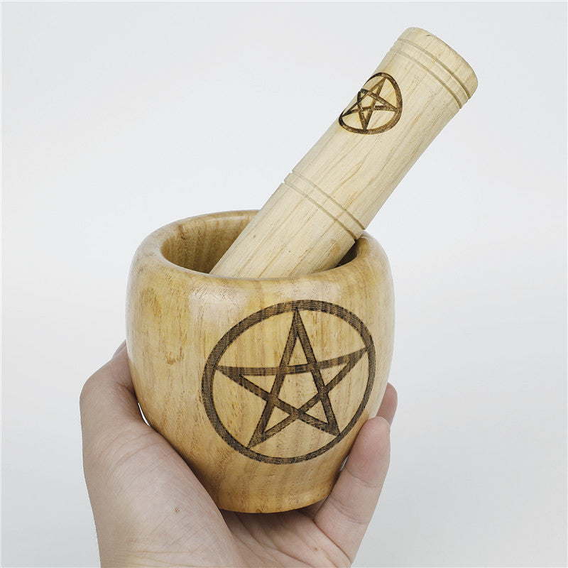 Pilons en Bois Sacré – Préparez vos élixirs et élevez vos rituels.